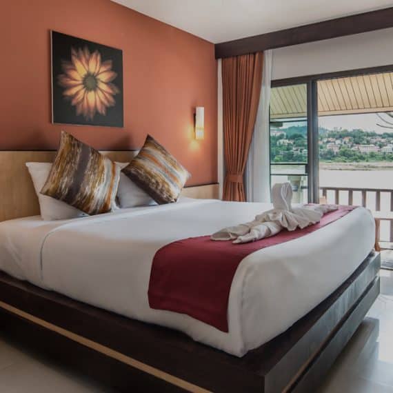 MIN 3 NIGHTS FREE UPGRADE