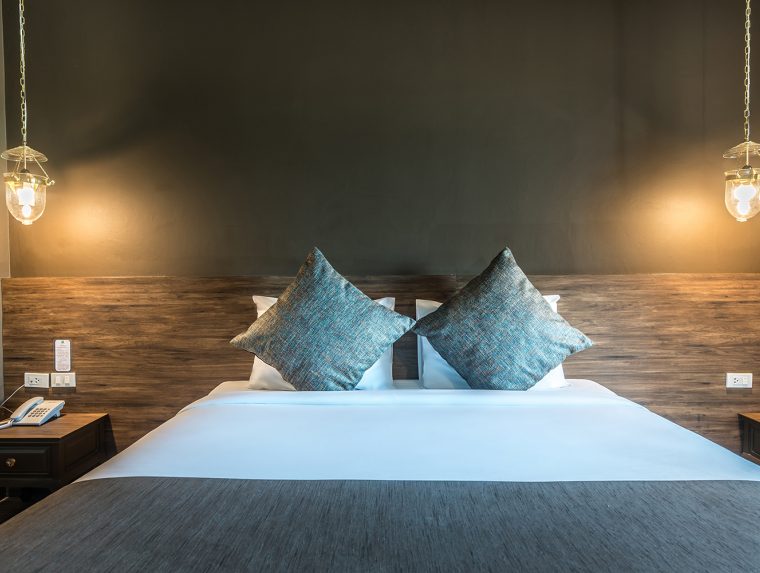 Accom